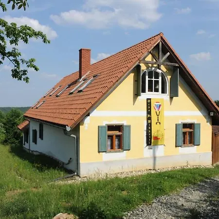 Stilvolles Im Dreilaendereck *